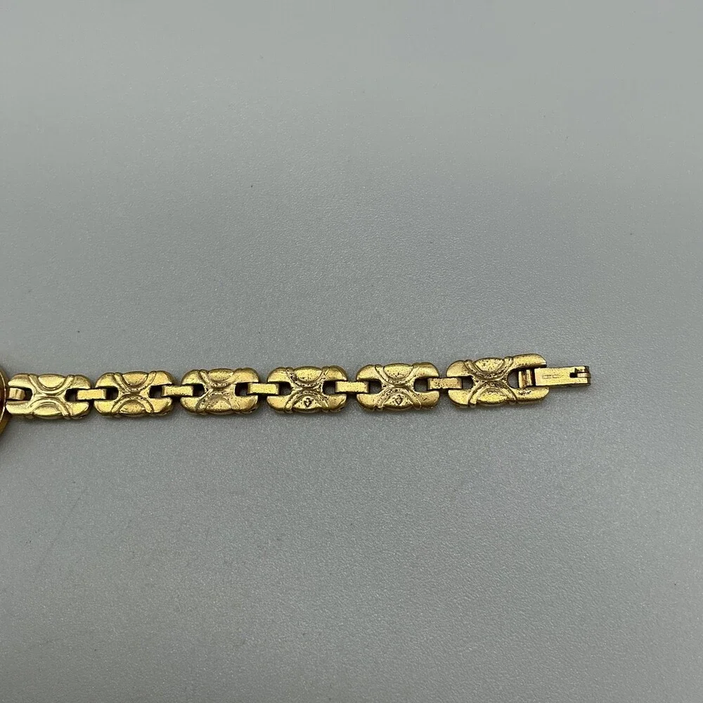 Vintage Oscar De La Renta Womens Watch 18mm Gold Tone Bracelet New Battery 7.75